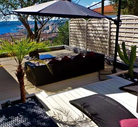 Mini-villa Seaviews By Jenni Calme,vue Féérique,immense Terrasse Et Parking Privé à 5 Minutes Du Coeur De Apartamento