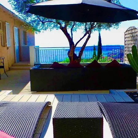 Mini-villa Seaviews By Jenni Calme,vue Féérique,immense Terrasse Et Parking Privé à 5 Minutes Du Coeur De Apartamento Menton