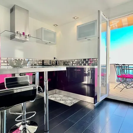 Mini-villa Seaviews By Jenni Calme,vue Féérique,immense Terrasse Et Parking Privé à 5 Minutes Du Coeur De Menton