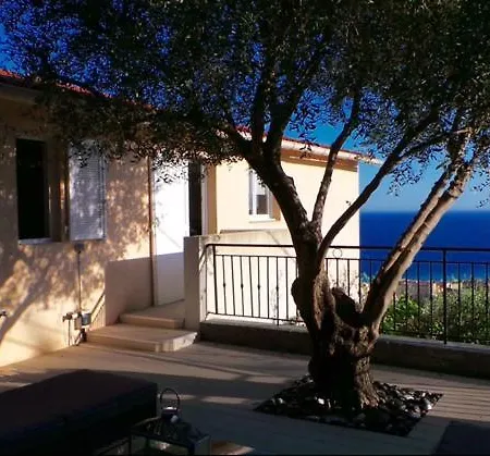 Apartamento Mini-villa Seaviews By Jenni Calme,vue Féérique,immense Terrasse Et Parking Privé à 5 Minutes Du Coeur De Menton